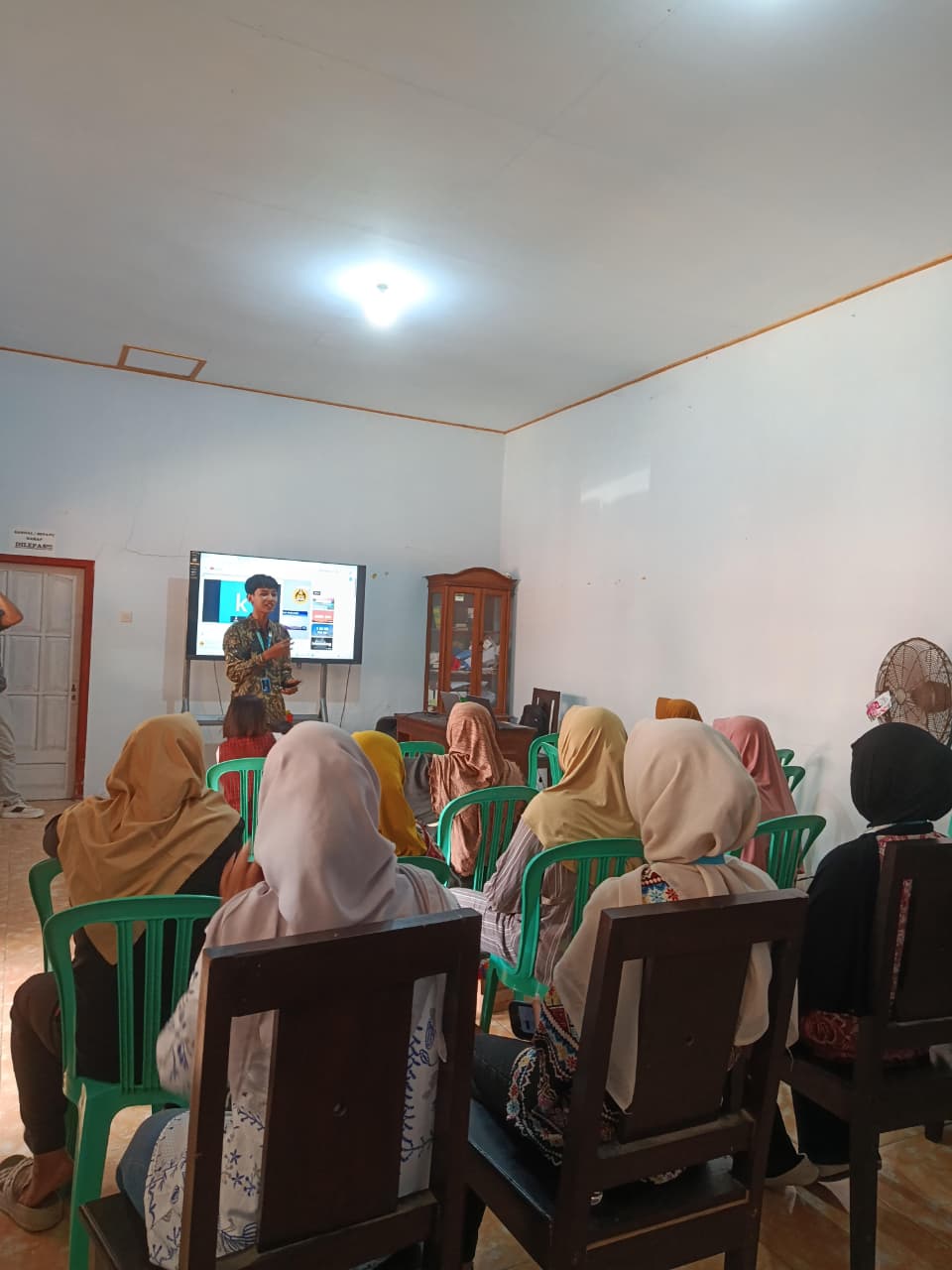 mahasiswa-kkn-kolaboratif-laksanakan-program-viola-bpjs-kesehatan-untuk-permudah-layanan-administrasi-masyarakat-desa-balung-kidul-20260807