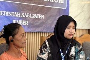 bantu-lansia-dan-warga-mahasiswa-kkn-kolaborasi-sukses-kawal-layanan-bpjs-virtual-di-desa-cakru-20260806