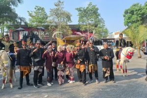 pemerintah-desa-cakru-di-karnaval-seni-dan-budaya-20260928